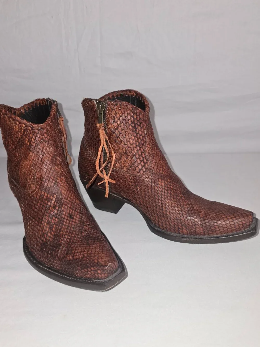 Allens Women's Reptile Embossed Leather Side Zip Snip Toe Western Ankle Boot 8 B